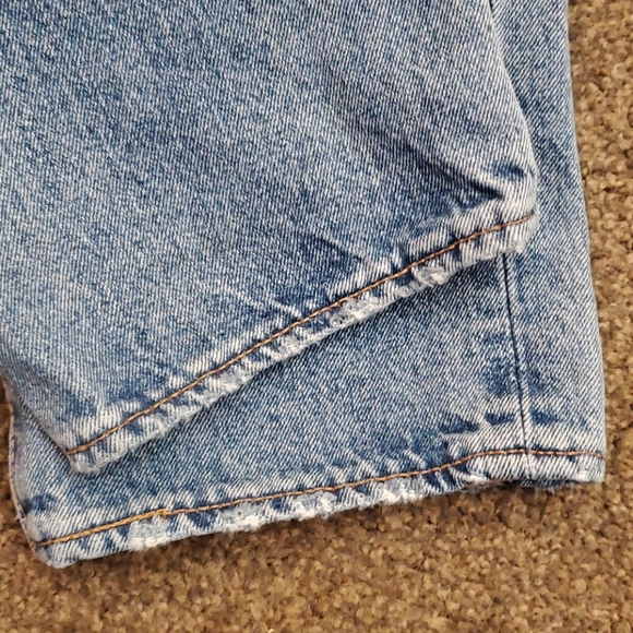 541 Levi's "Ripped" - Picture 6 of 13